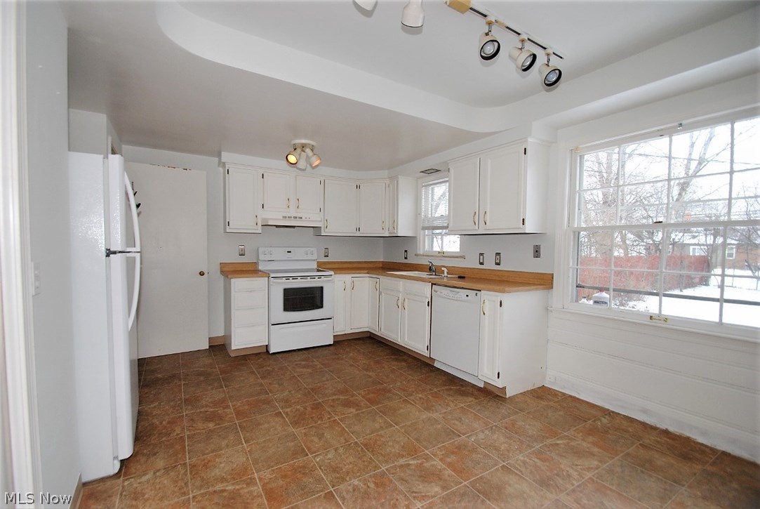 4223 Colony Road South Euclid, OH 44121 - Photo 6 of 17 Gallery Image 6