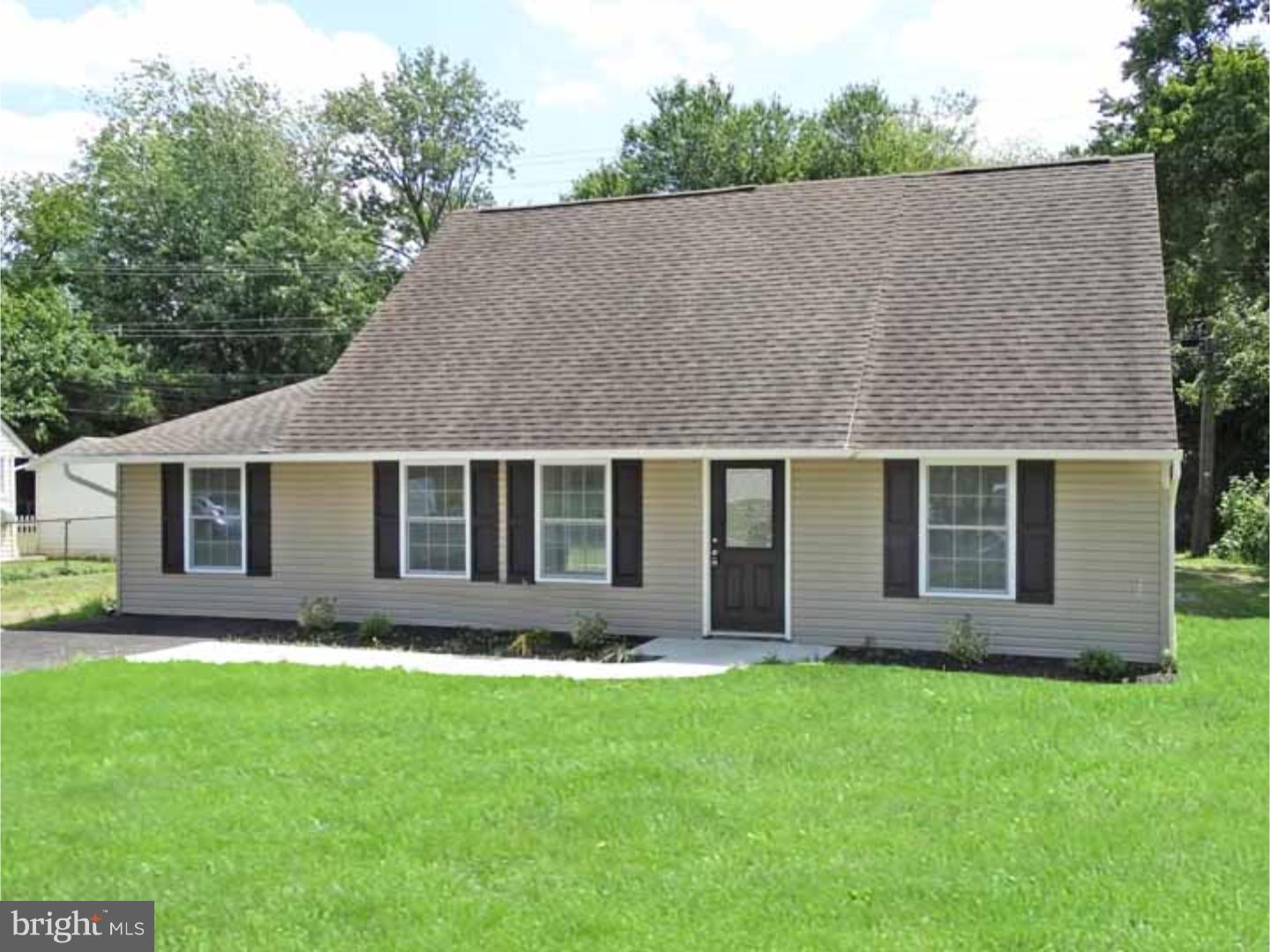138 Harmony Road Levittown, PA 19056 - Photo 2 of 24 Gallery Image 2