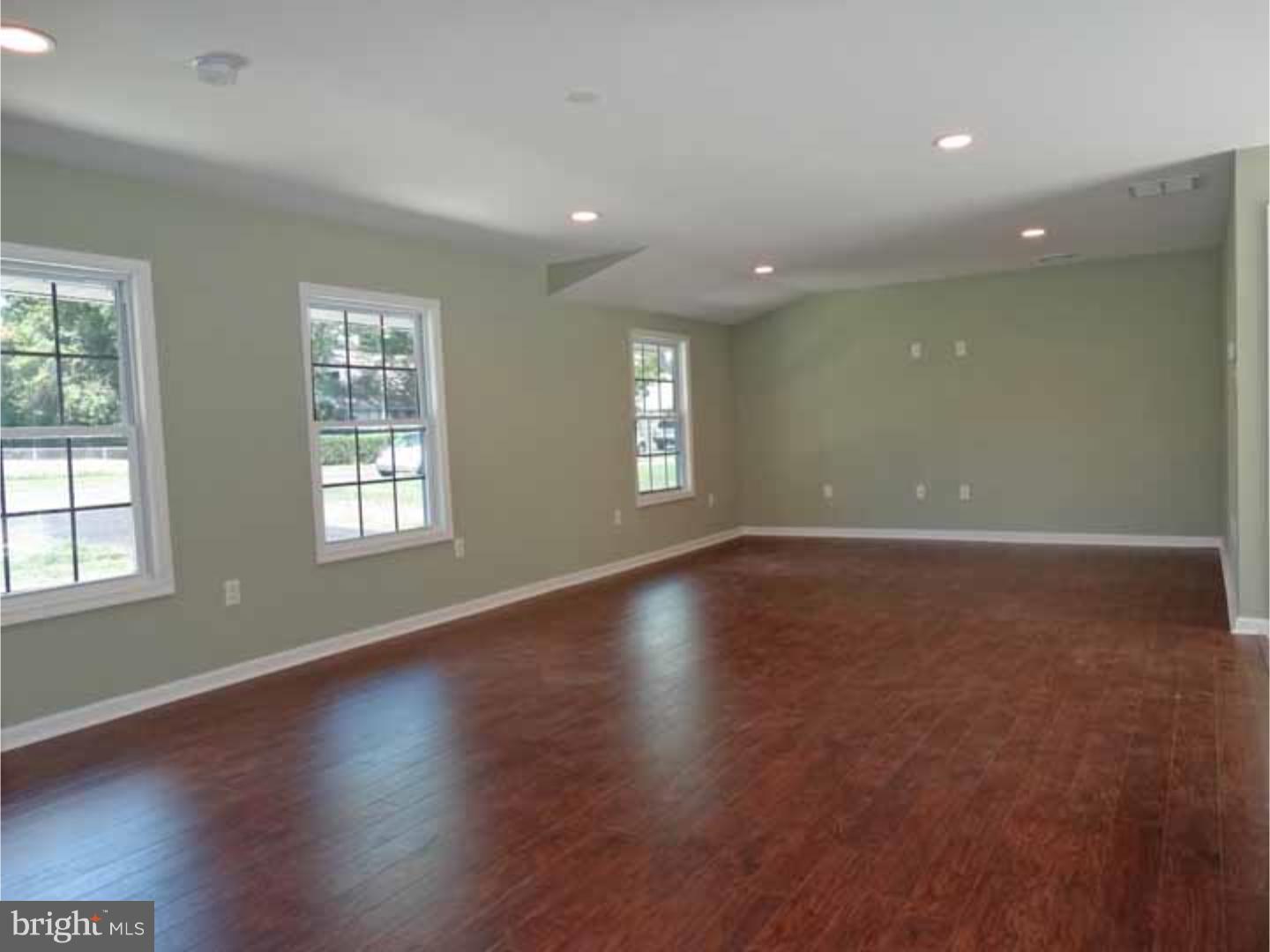 138 Harmony Road Levittown, PA 19056 - Photo 4 of 24 Gallery Image 4