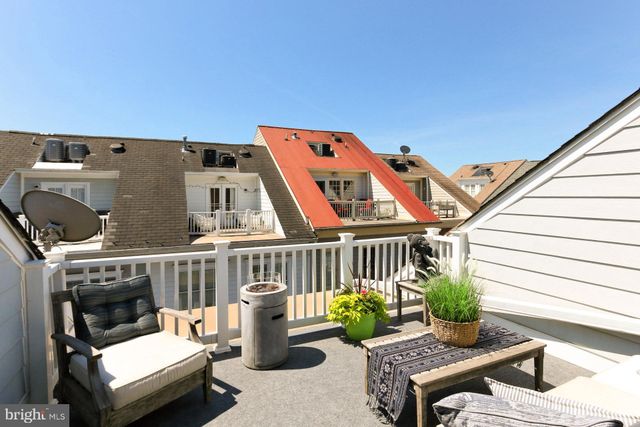 $1,295,000 | 714 Day Lane, Alexandria, VA 22314