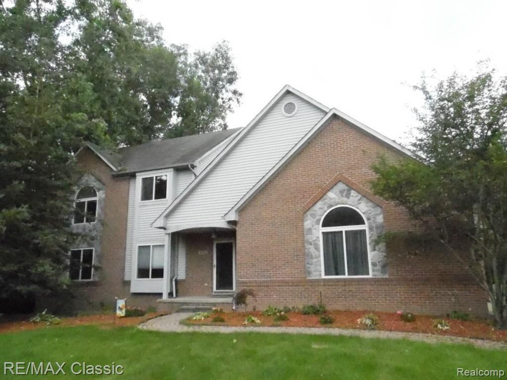 16723 Ryan Road Livonia, MI 48154 - Photo 2 of 43 SAM_6552.jpg