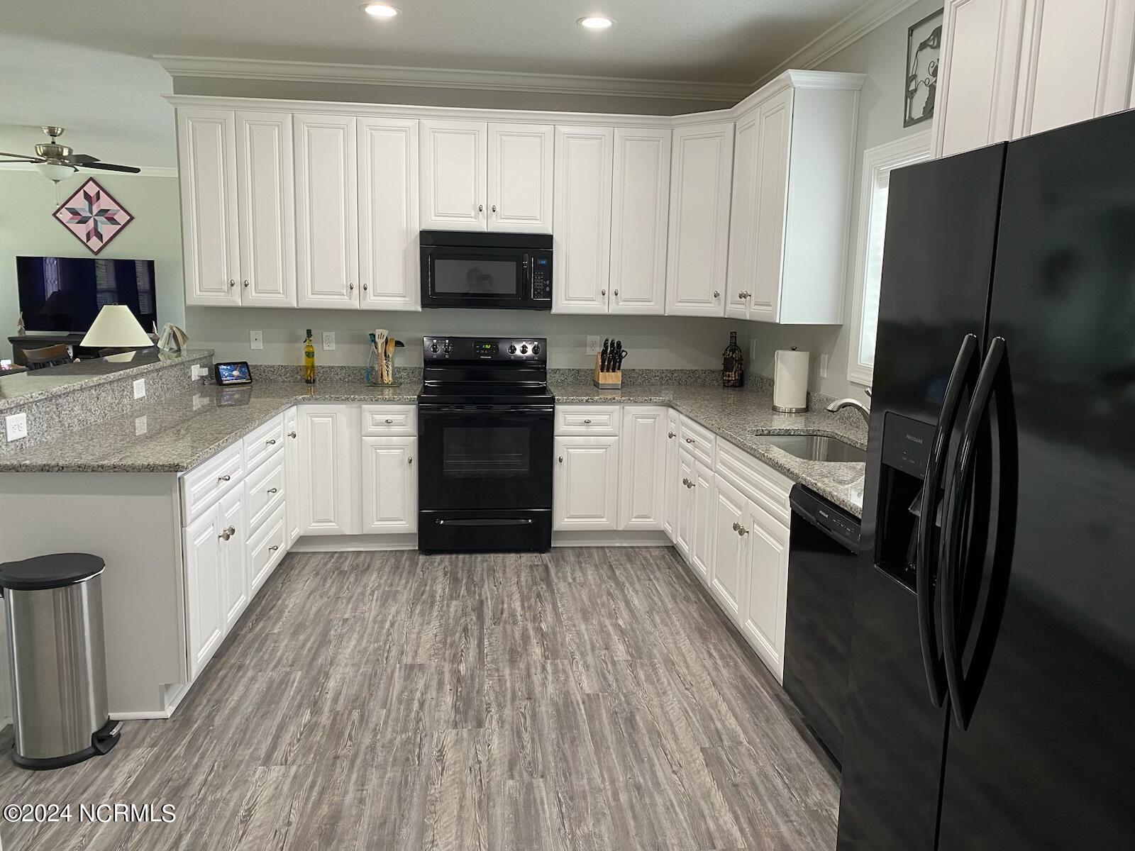 146 Sandy Road Aydlett, NC 27916 - Photo 13 of 37 24CB8613-E874-465D-8A58-352E37B89C66