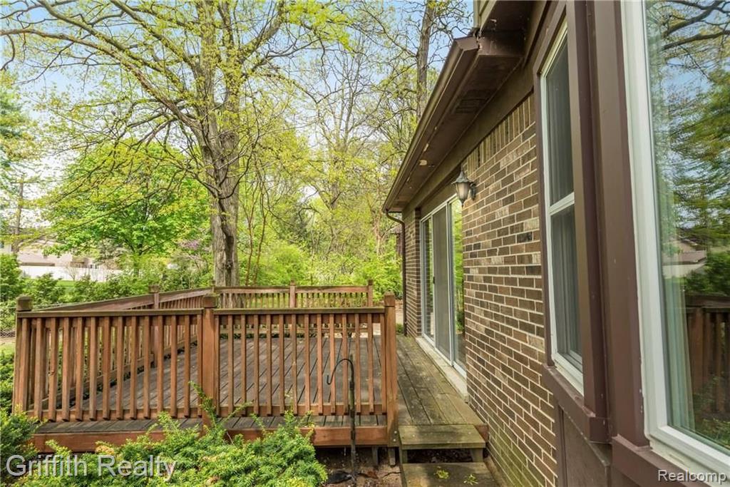 14161 Riverside Street Livonia, MI 48154 - Photo 30 of 34