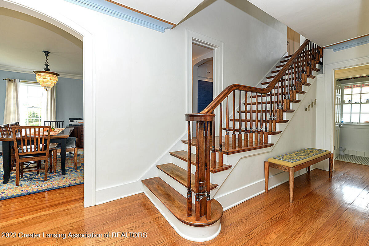 1601 Osborn Road Lansing, MI 48915 - Photo 2 of 36 Entry Foyer