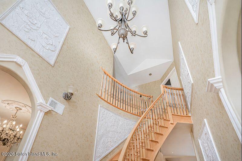 5125 Amboy Road Staten Island, NY 10312 - Photo 11 of 33 a view of entryway