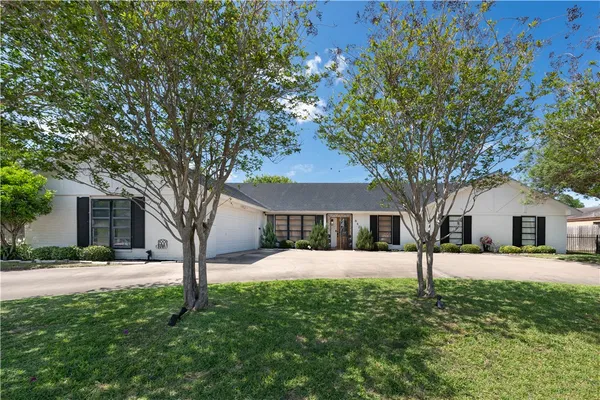 $620,000 | 6425 Long Meadow Drive, Corpus Christi, TX 78413