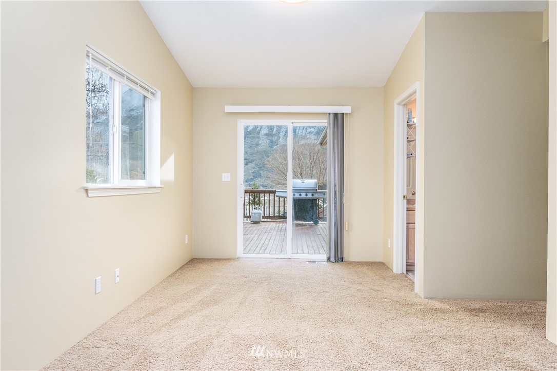 266 Chelan Falls Road Chelan Falls, WA 98817 - Photo 14 of 28 Gallery Image 14
