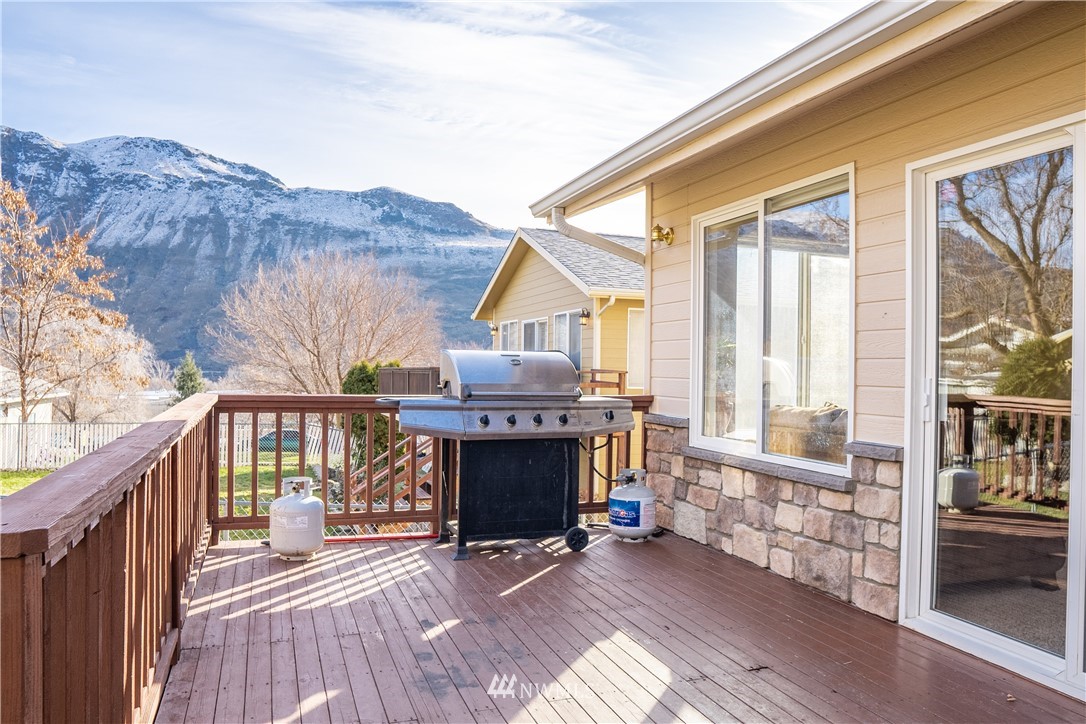 266 Chelan Falls Road Chelan Falls, WA 98817 - Photo 17 of 28 Gallery Image 17