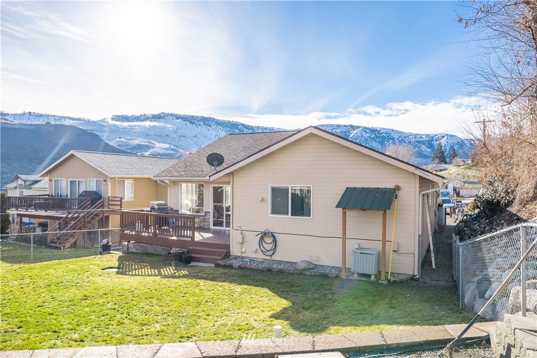 266 Chelan Falls Road Chelan Falls, WA 98817 - Photo 18 of 28 Gallery Image 18