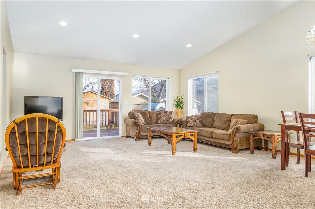 266 Chelan Falls Road Chelan Falls, WA 98817 - Photo 8 of 28 Gallery Image 8