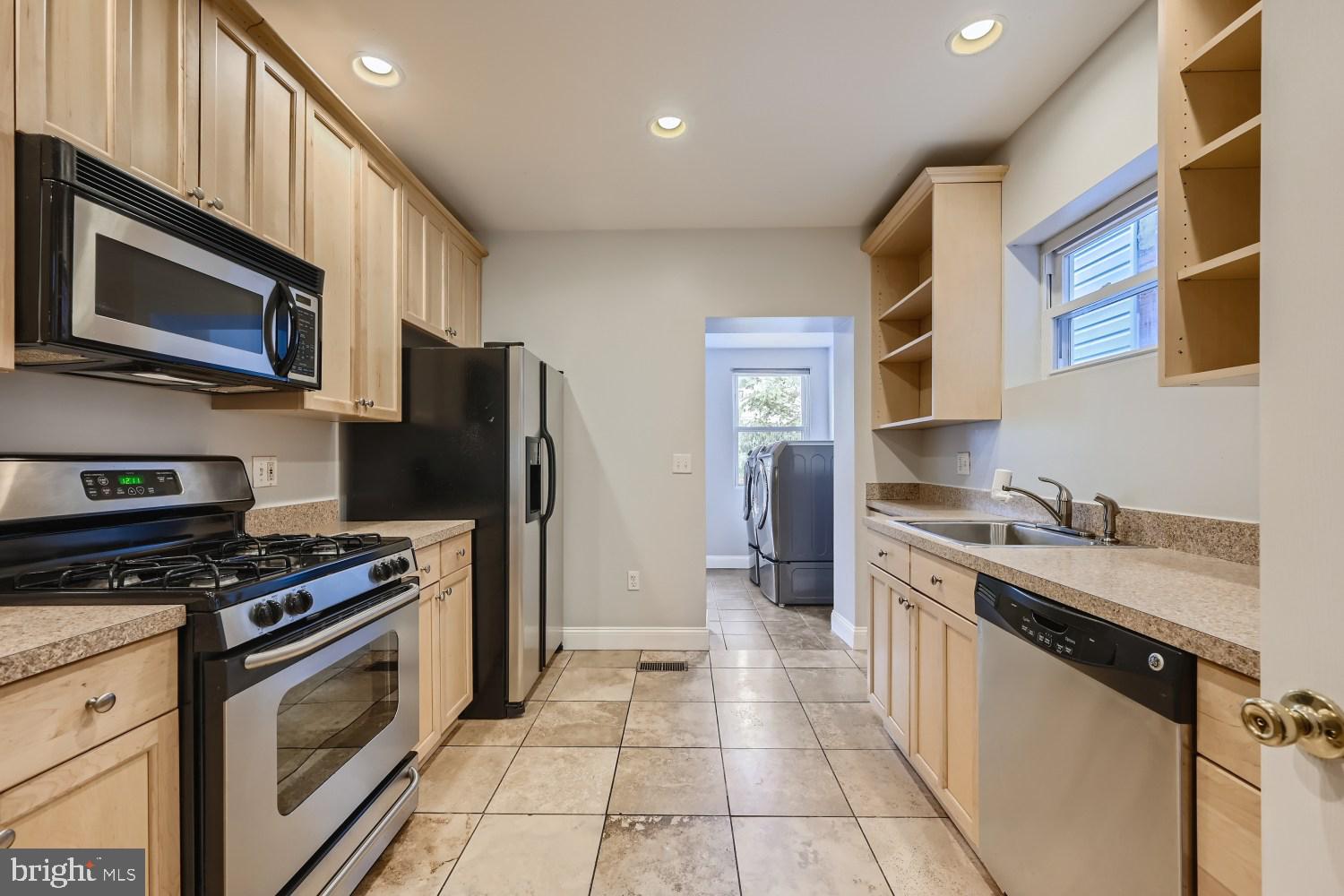 816 West 37th Street Baltimore, MD 21211 - Photo 12 of 33