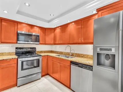 $570,000 | 5401 Collins Avenue, Unit 107, Miami Beach, FL 33140