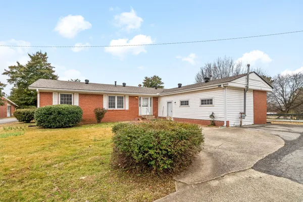 $1,850 | 1319 Fort Campbell Boulevard, Clarksville, TN 37042