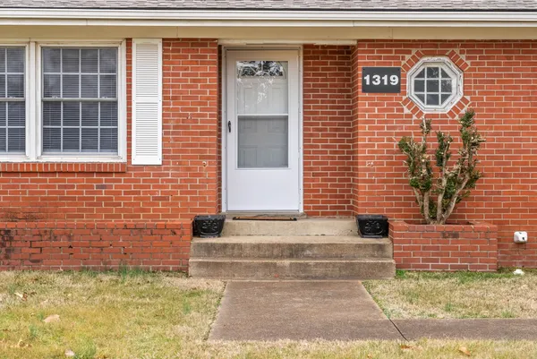 $1,850 | 1319 Fort Campbell Boulevard, Clarksville, TN 37042