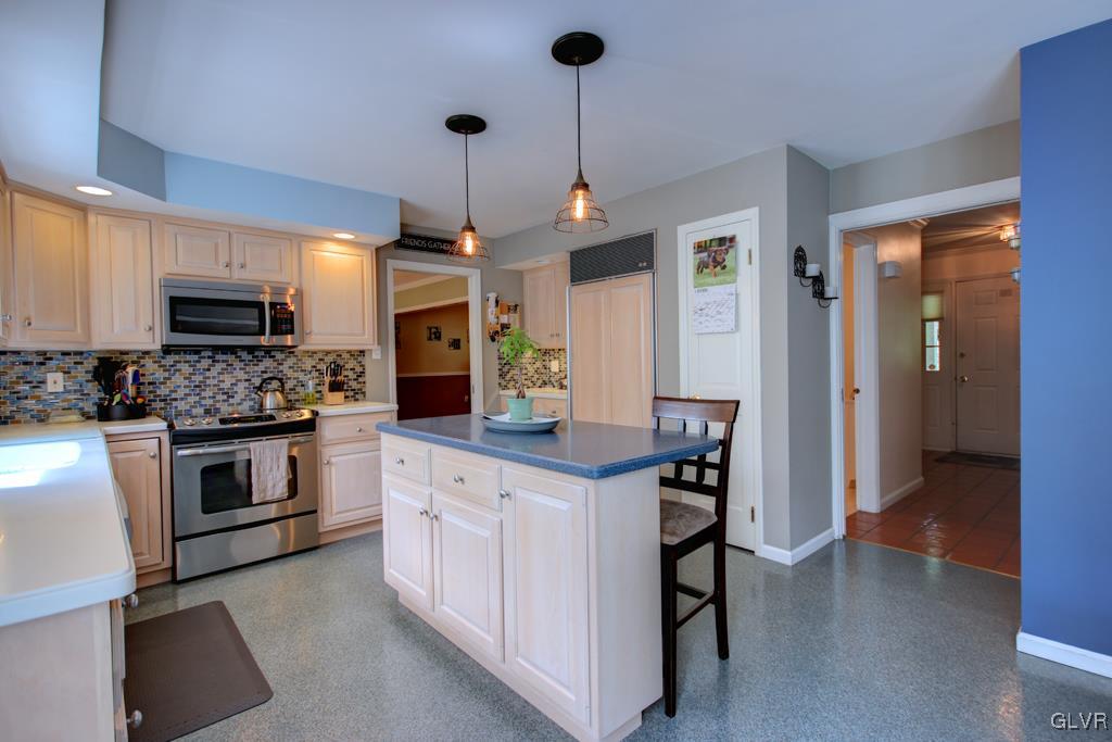 5832 Kernsville Road Orefield, PA 18069 - Photo 9 of 35 Gallery Image 9