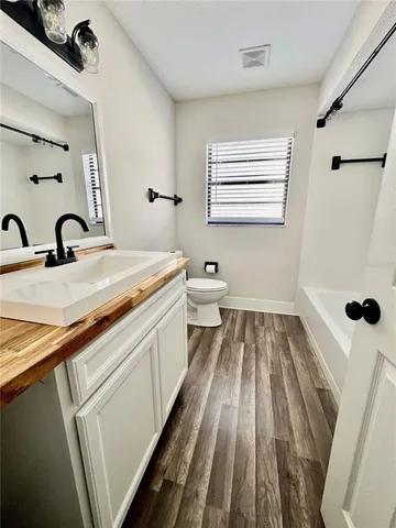 $2,100 | 13501 Whitby Road, Hudson, FL 34667