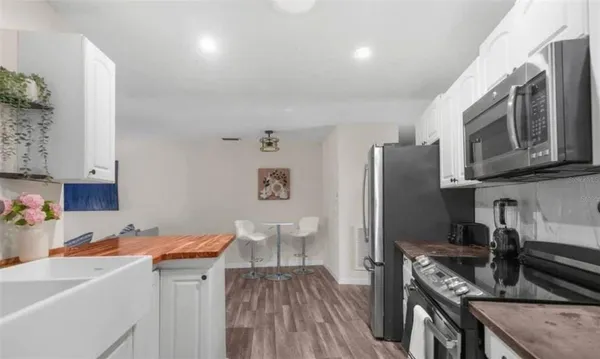 $2,200 | 13501 Whitby Road, Hudson, FL 34667