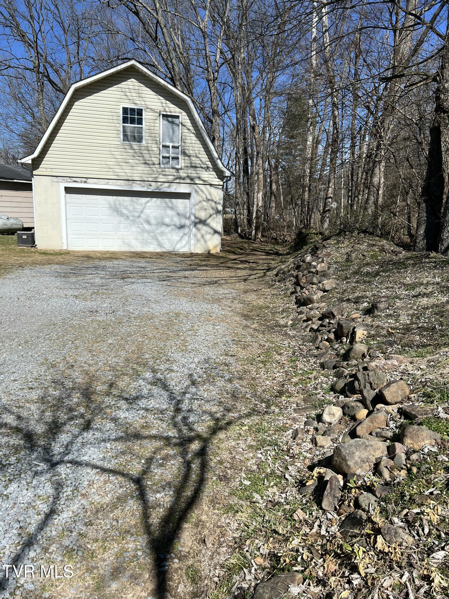 106 Jim Elliott Road Elizabethton, TN 37643 - Photo 18 of 19 IMG_1052