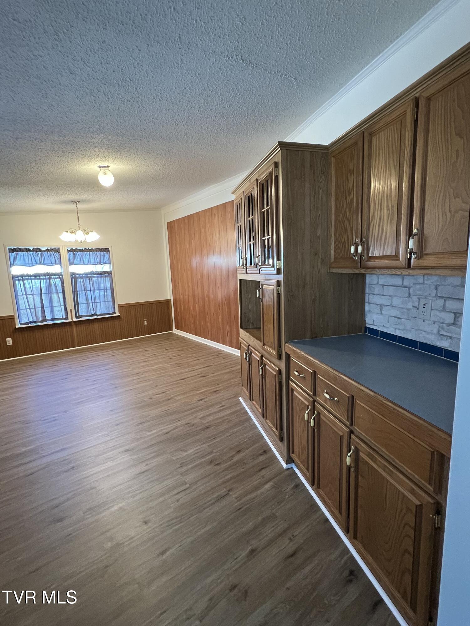 106 Jim Elliott Road Elizabethton, TN 37643 - Photo 10 of 19 IMG_1068