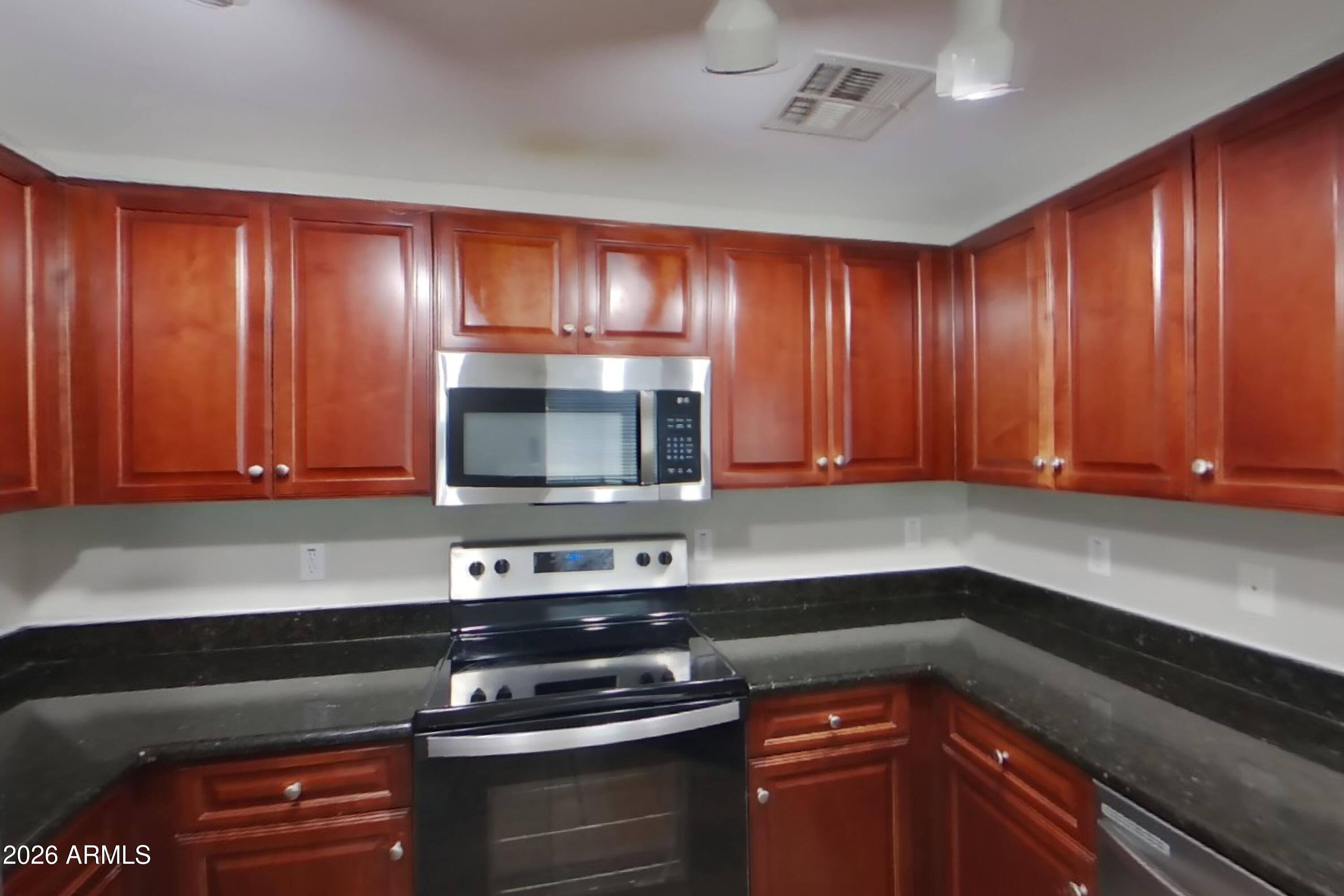 1920 East Bell Road, Unit 1021 Phoenix, AZ 85022 - Photo 7 of 17 6_Image_9koz68mwGq