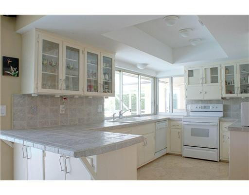 1333 Walnut Terrace Boca Raton, FL 33486 - Photo 9 of 12 Kitchen