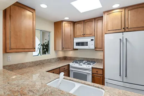 $919,000 | 255 Por La Mar Circle, Santa Barbara, CA 93103