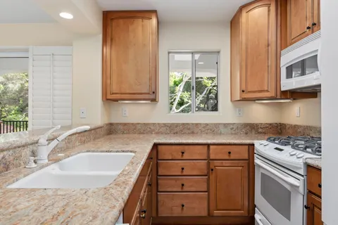 $919,000 | 255 Por La Mar Circle, Santa Barbara, CA 93103
