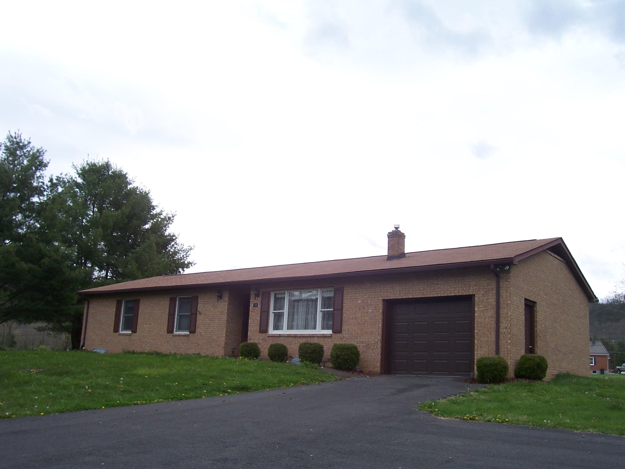 5101 Jackson River Road Hot Springs, VA 24445 - Photo 1 of 8 Front
