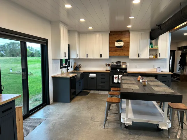 $1,750,000 | 36418 North Shoreland Road, Sturgeon Lake, MN 55783