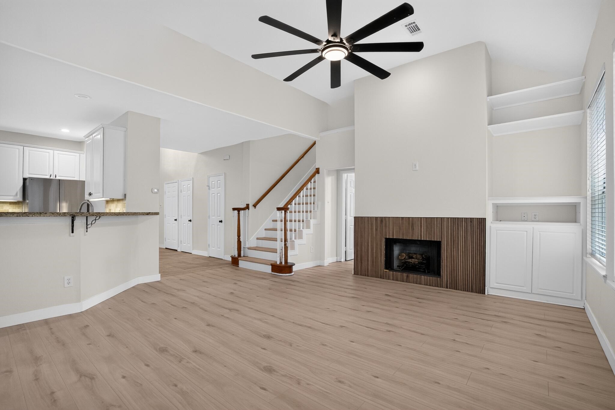 22 East Sterling Pond Circle Spring, TX 77382 - Photo 9 of 34 Gallery Image 9