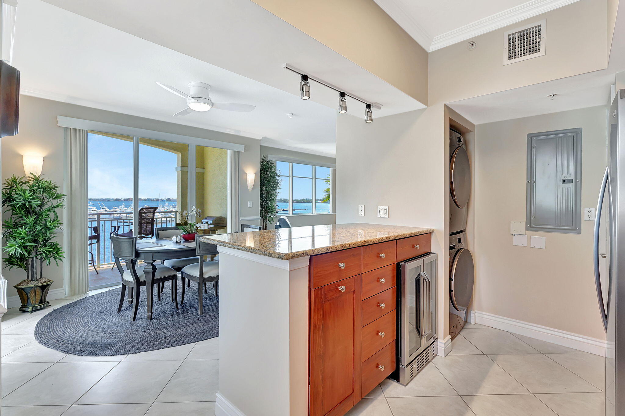 775 Northwest Flagler Avenue, Unit 401 Stuart, FL 34994 - Photo 19 of 57 Kitchen - Dining