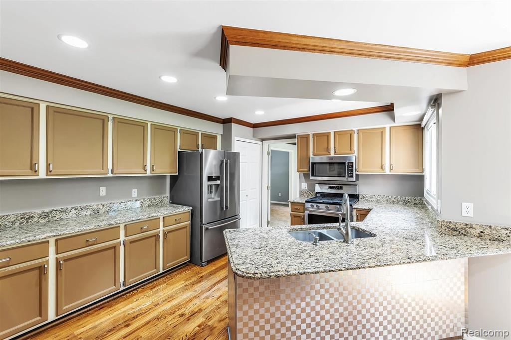 25735 Rutledge Crossing Farmington Hills, MI 48335 - Photo 15 of 53