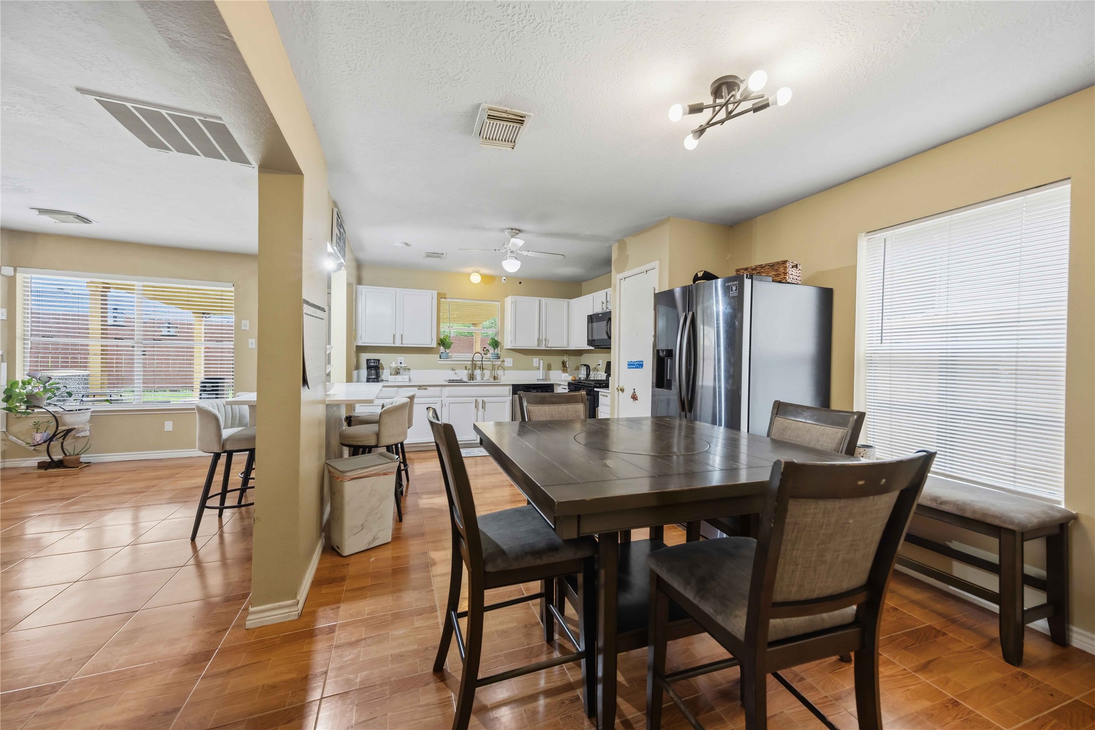 6802 Cheshire Park Road Houston, TX 77088 - Photo 10 of 26