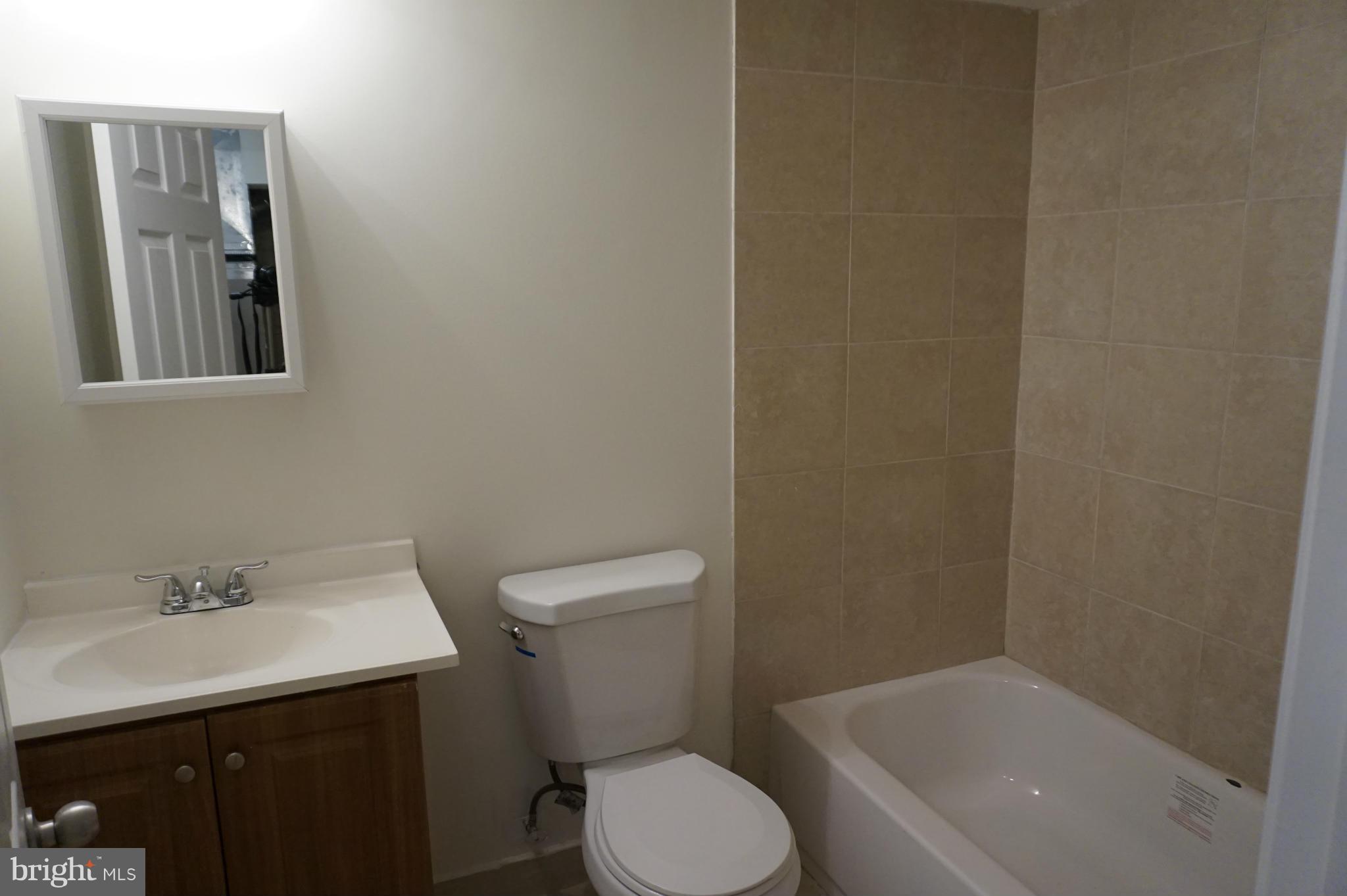 2101 Allendale Road Baltimore, MD 21216 - Photo 6 of 30 Bath