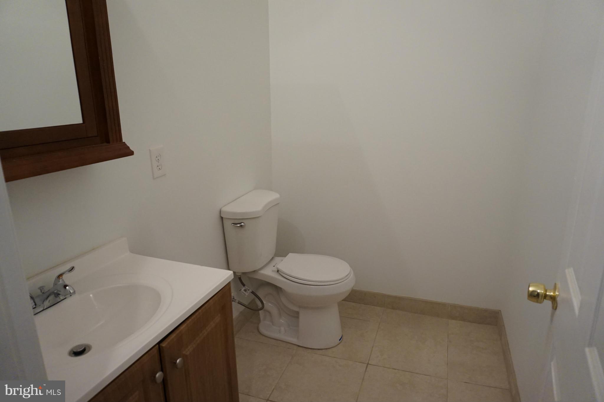 2101 Allendale Road Baltimore, MD 21216 - Photo 8 of 30 Bath