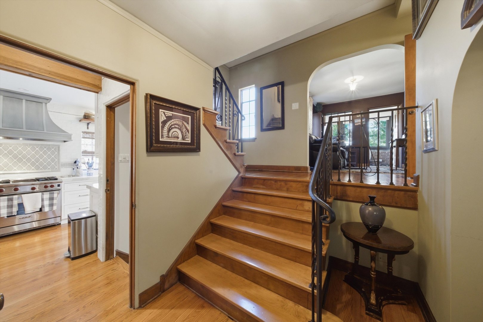 327 Selborne Road Riverside, IL 60546 - Photo 13 of 40 Gallery Image 13
