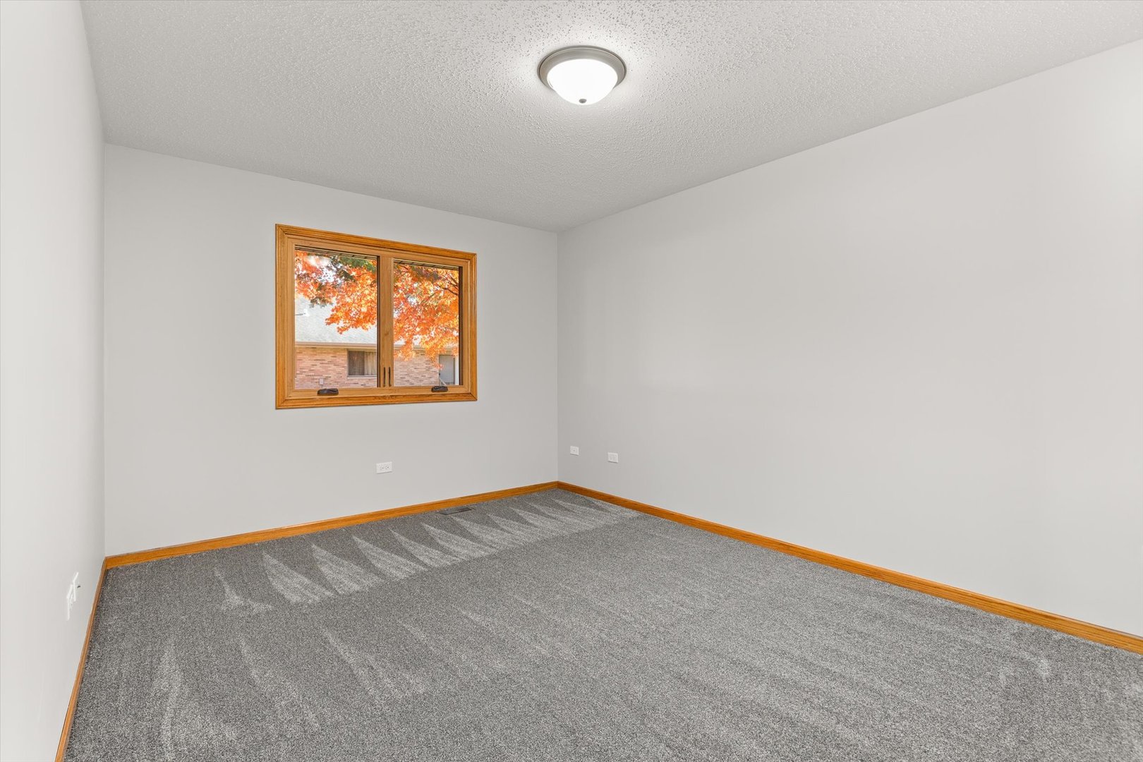 822 Eagle Creek Road Elwood, IL 60421 - Photo 22 of 41 an empty room with a window