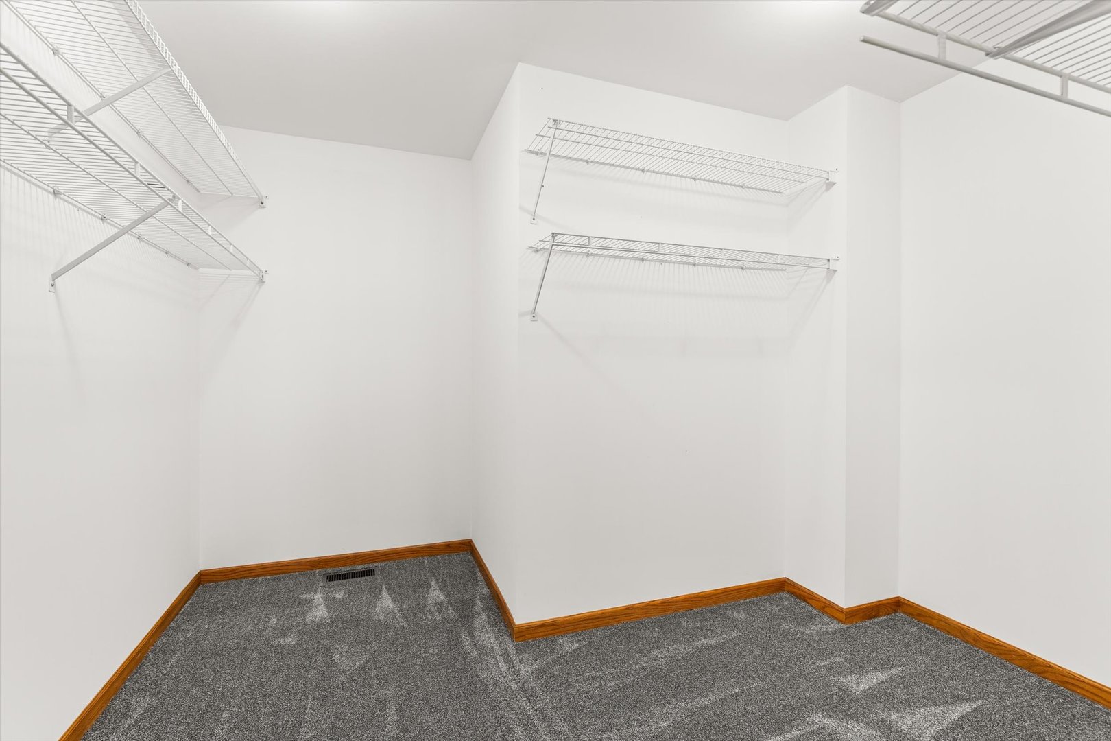 822 Eagle Creek Road Elwood, IL 60421 - Photo 26 of 41 a view of small space with empty racks