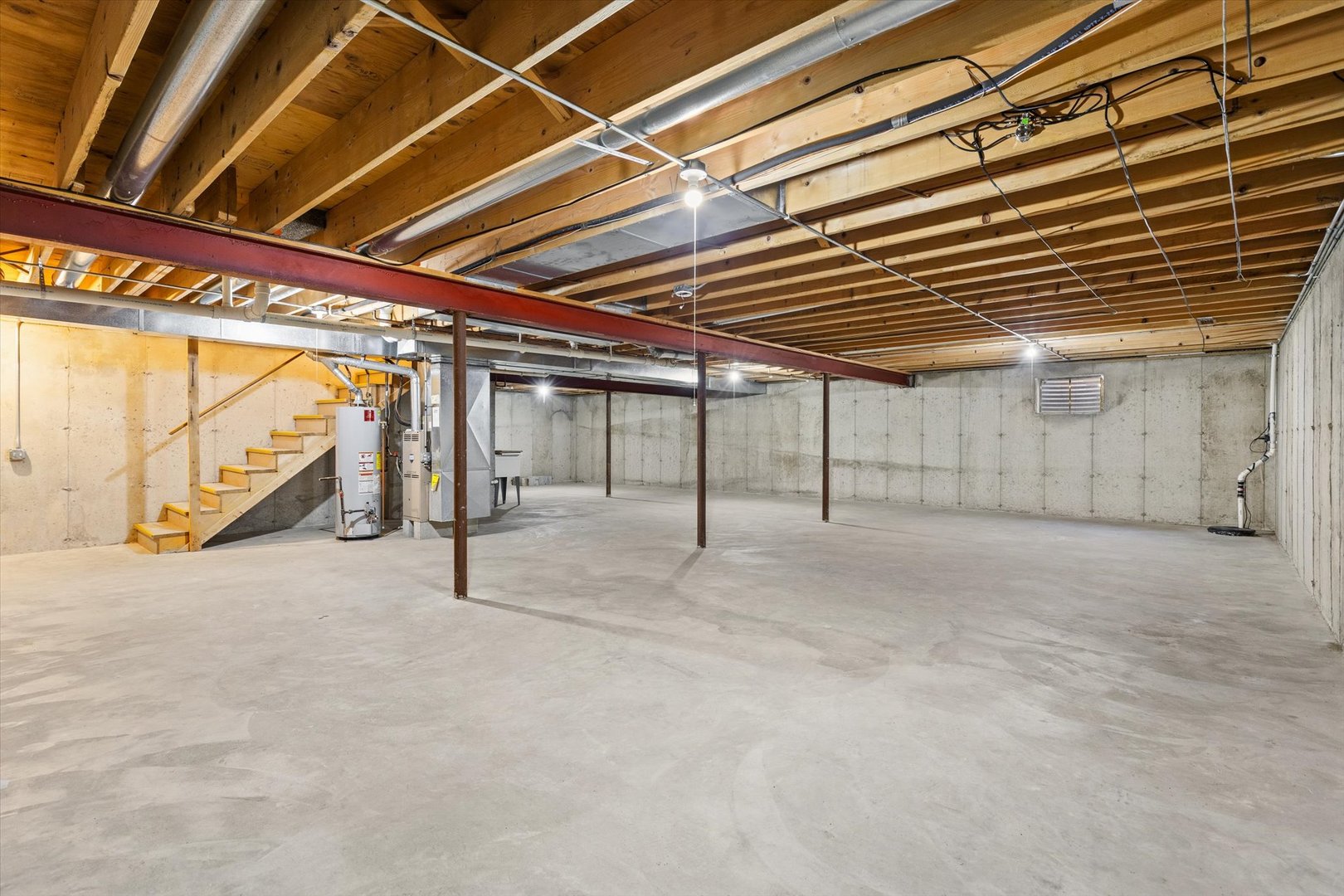 822 Eagle Creek Road Elwood, IL 60421 - Photo 30 of 41 a view of an empty room