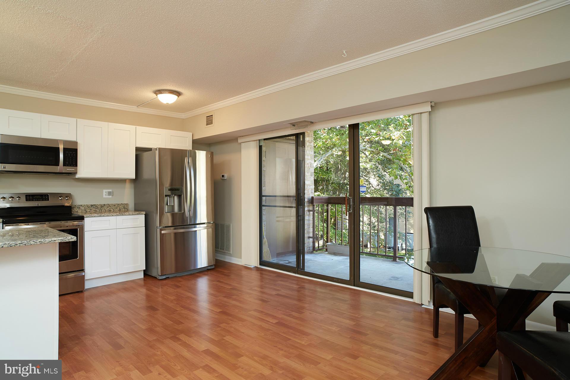 2234 Castle Rock Square, Unit 12C Reston, VA 20191 - Photo 5 of 22 Kitchen