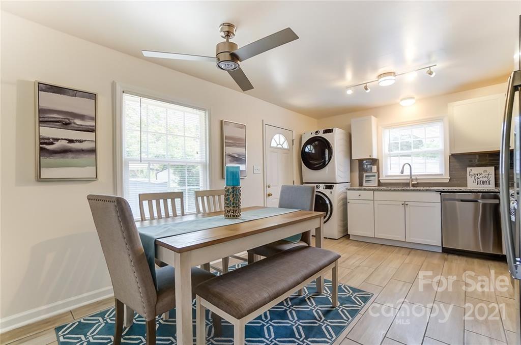 4033 Fieldcrest Road Charlotte, NC 28217 - Photo 4 of 17 a dining room with furniture and window
