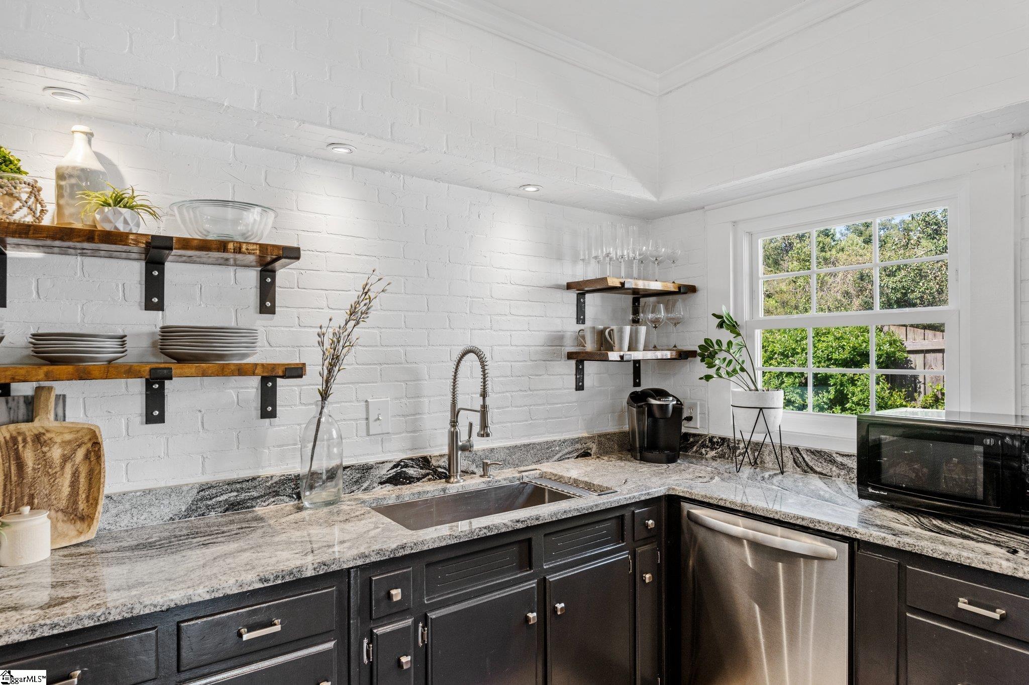 311 East Faris Road Greenville, SC 29605 - Photo 17 of 39 Gallery Image 17