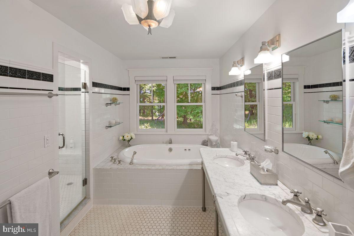 77 Mt Airy Road Pipersville, PA 18947 - Photo 37 of 53 Main Ensuite