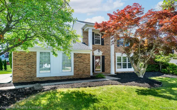 $449,900 | 1884 Charrington Drive, West Bloomfield, MI 48324