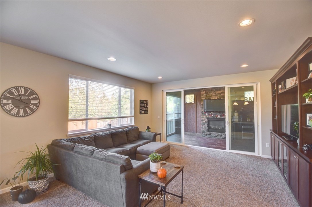 4637 Rosa Court Lacey, WA 98503 - Photo 5 of 33