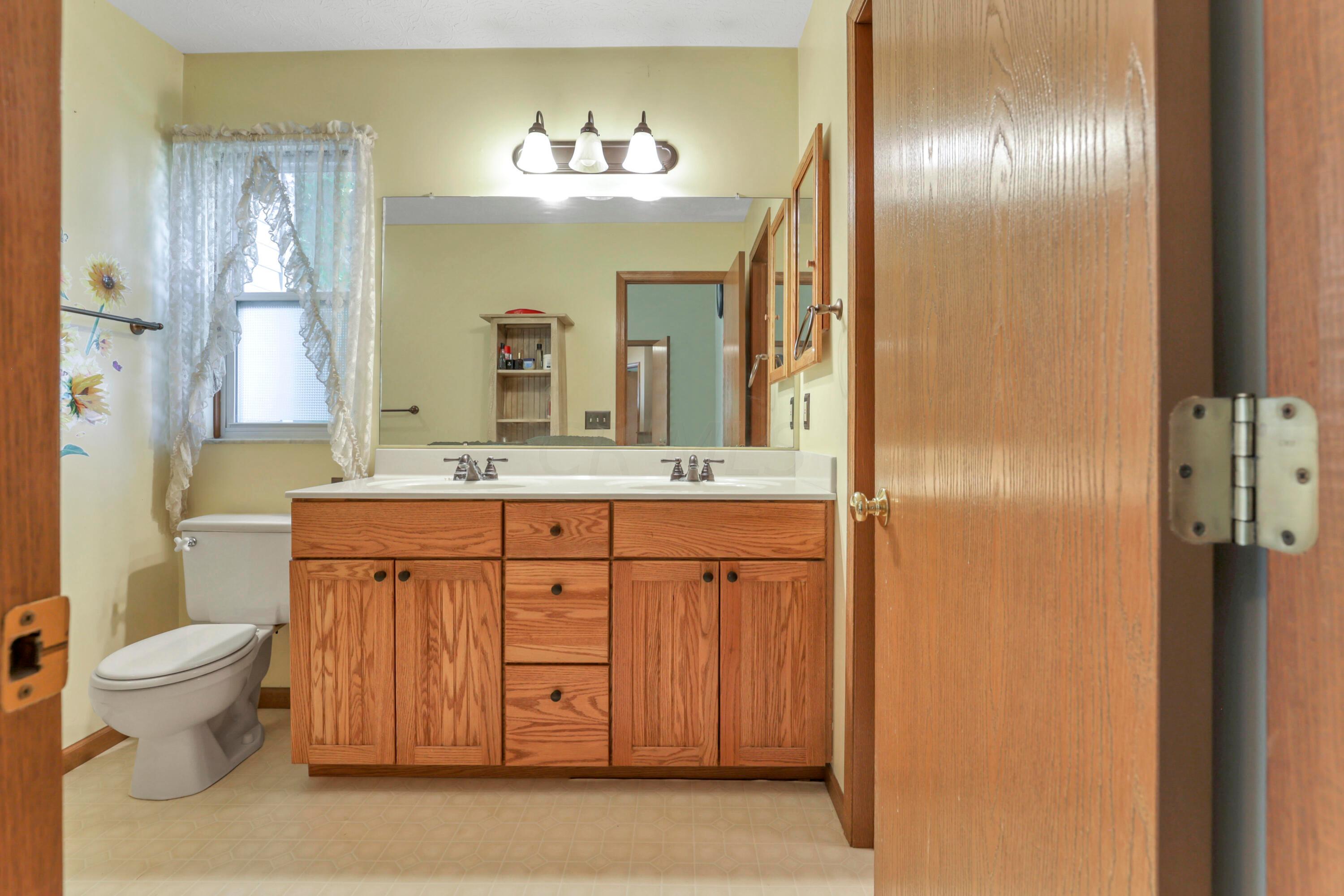 429 Barrington Ridge Pataskala, OH 43062 - Photo 21 of 50 0N4A4188