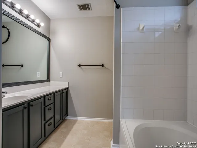 $1,895 | 10315 Crystal, Universal City, TX 78148