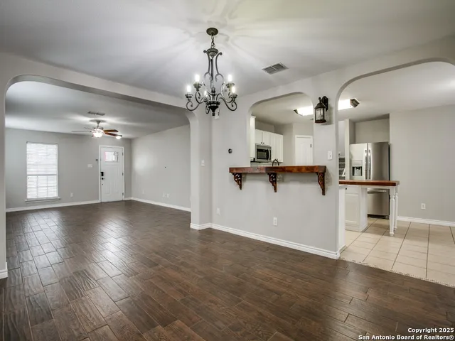 $1,895 | 10315 Crystal, Universal City, TX 78148