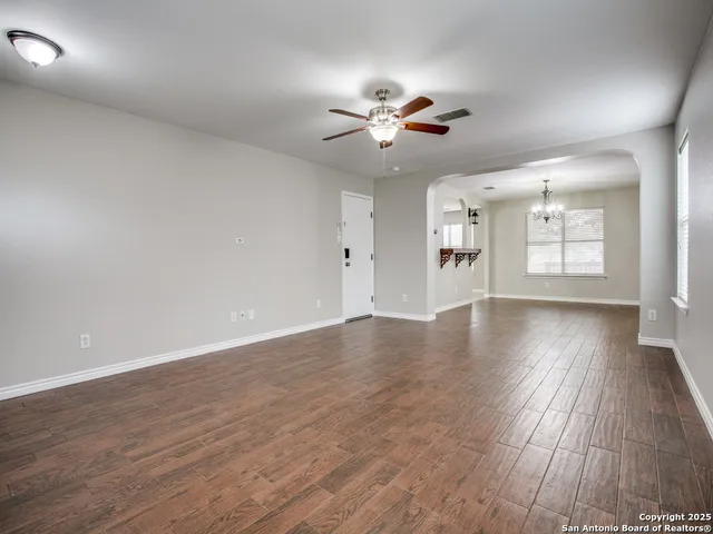 $1,895 | 10315 Crystal, Universal City, TX 78148