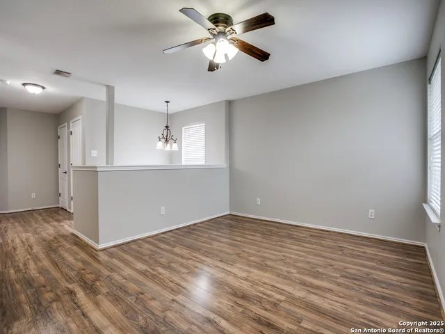 $1,895 | 10315 Crystal, Universal City, TX 78148